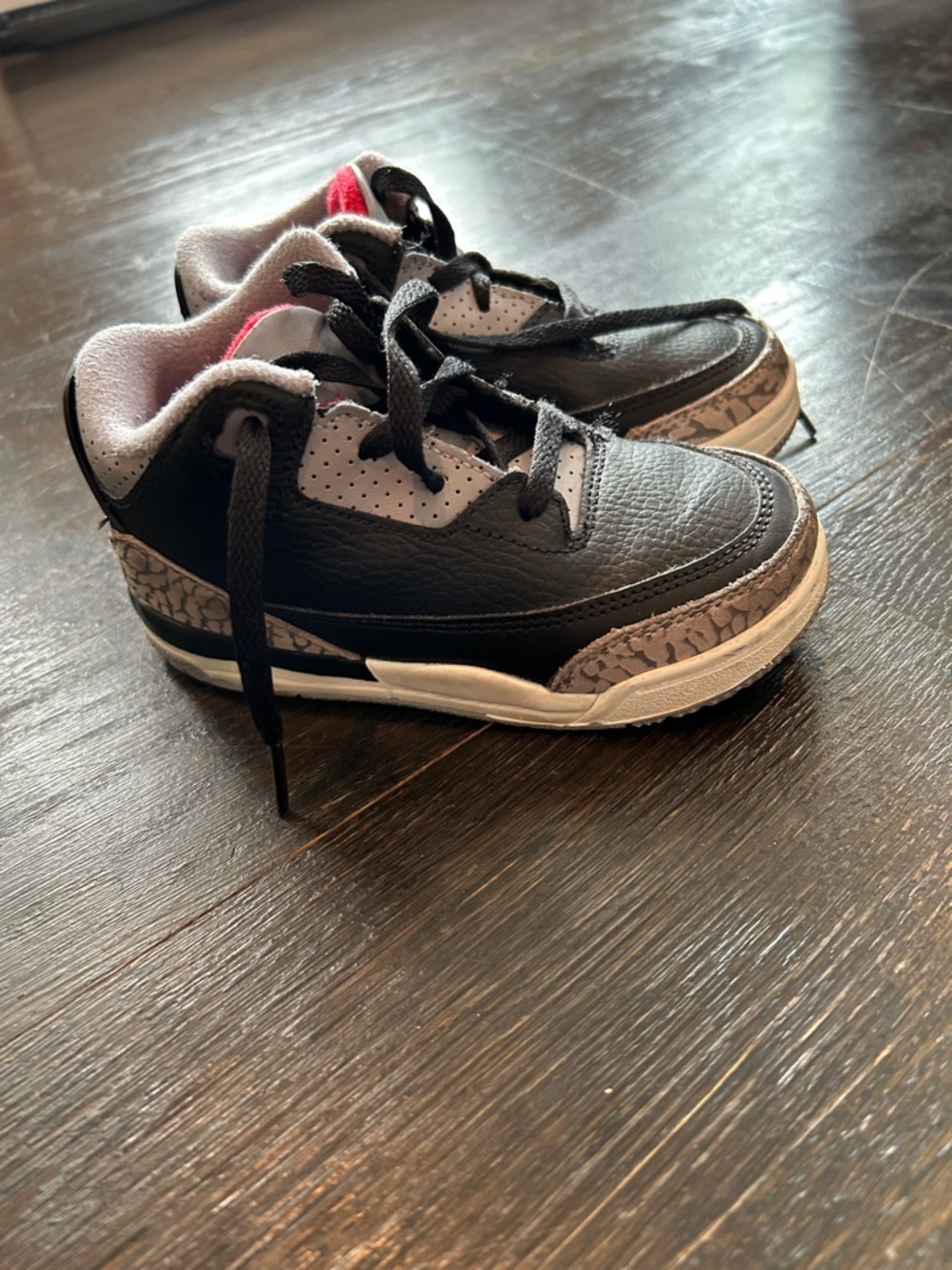 Nike Jordan 3 Retro Kids Black, Gray & Ref Low-Top Sneakers